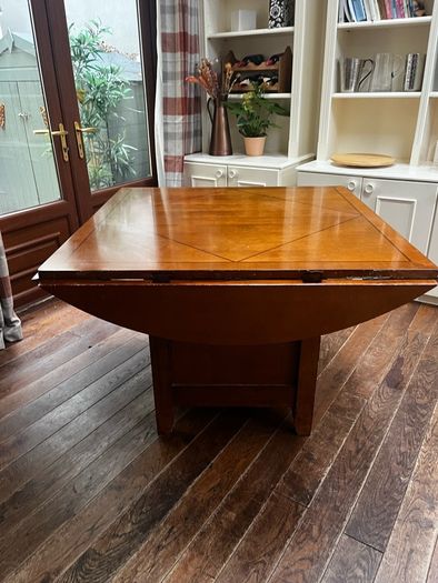 Warm wooden inlaid round/square dining table with storage
