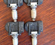 Set of 4 Genuine BMW TPMS Sensors