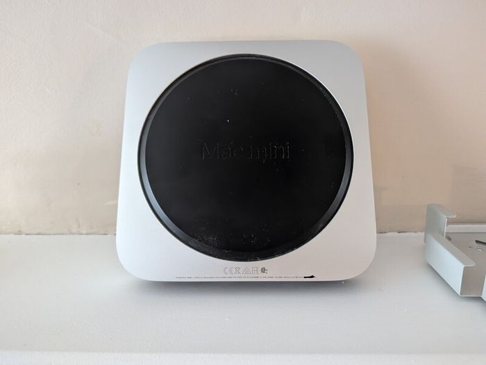 Apple Mac mini with mounting bracket