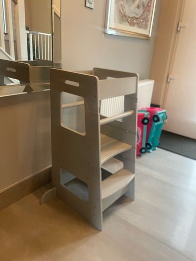 Kiddymoon grey learning tower excellent condition