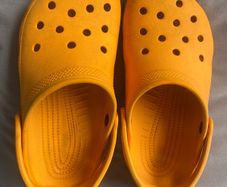 kids crocs unisex size 3 junior
