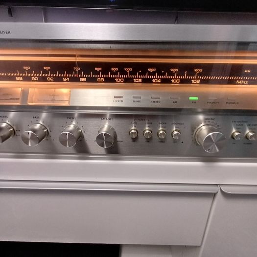 Onkyo TX 4500 MKII Giant Stereo Receiver 85w pc can run 3 Sets of Speakers has dual phono stage inputs Quartz-Locked beast absolutely mint like New fully professionally serviced