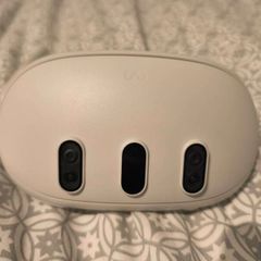 Quest 3 512gb + with battery strap and 2 face cushions