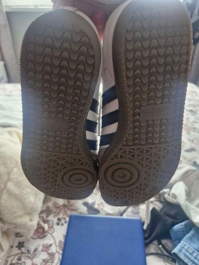 Sambas, white & black