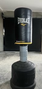 Freestanding boxing bag