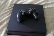 PlayStation 4 like new 1000gb plus controller