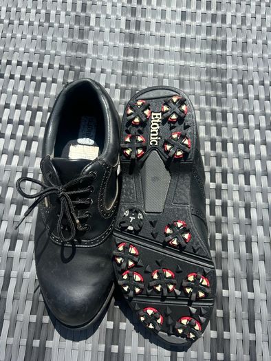 Golf shoes