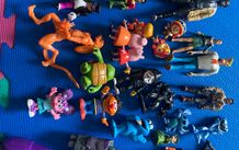 Action figures bundle