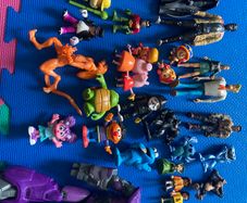 Action figures bundle