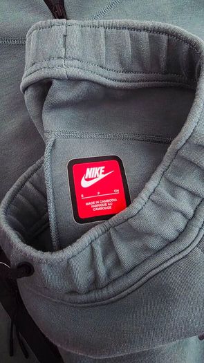 NIKE  green tracksuit