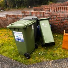 Refuse bin