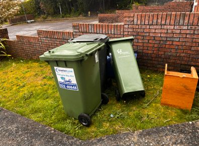 Refuse bin