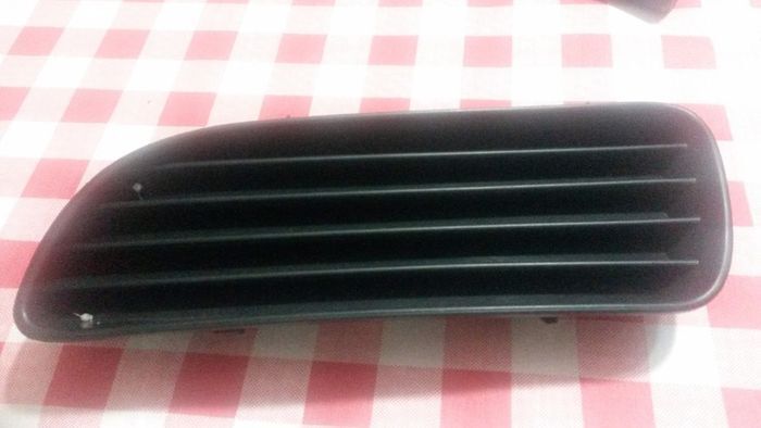 Original Set Toyota Corolla E11 VVTI 00-02 Facelift Front Bumper Non Fog light Grille Blanks Pair Drivers & Passengers Side. 81481-12020 81481-12040