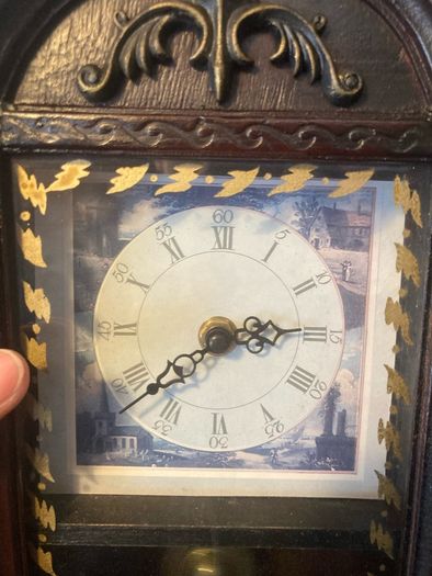 Victorian style mantle clock free postage