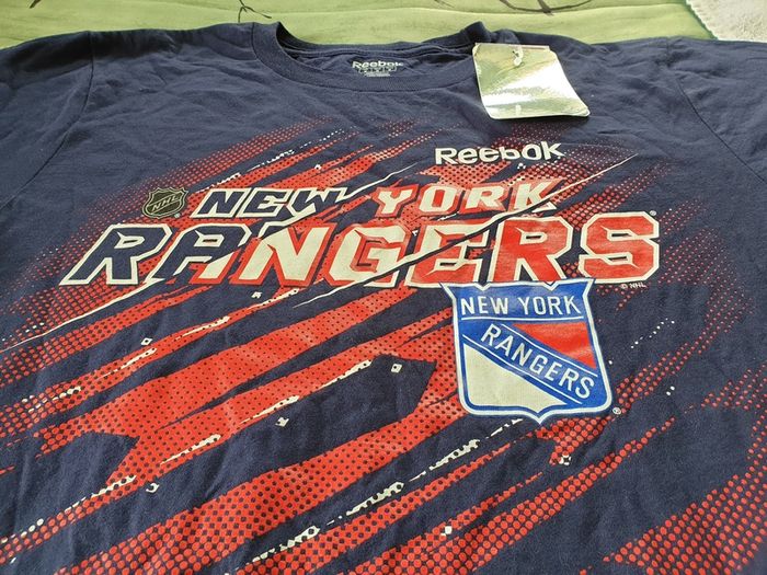 New York Rangers NHL Navy T-Shirt Medium Adult Reebok Hockey Shirt