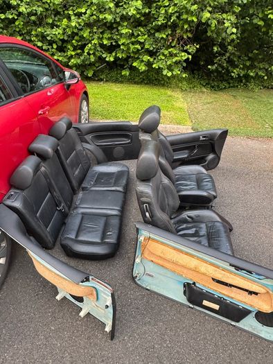 Mk4 golf 3 doorl heated  leather seats and door cards and arm rest