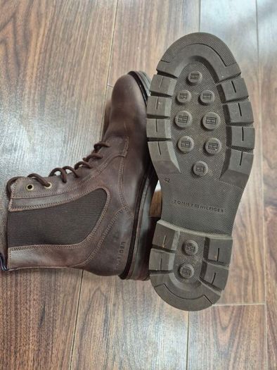 Tommy hilfiger brown boots