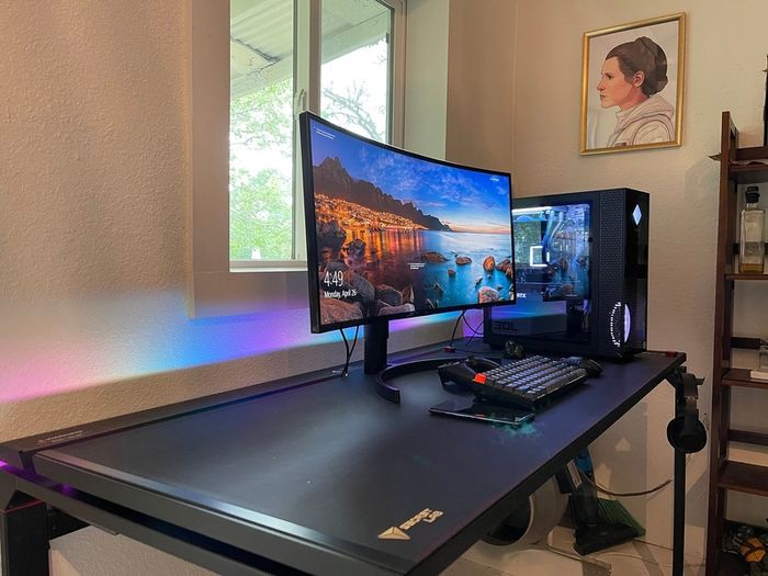 Secretlab Magnus metal desk gaming