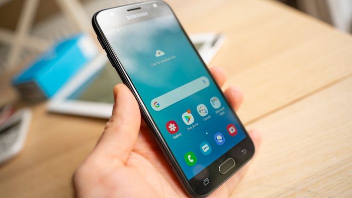 Samsung Galaxy J3 2017 + Old Nokia phones + iPad
