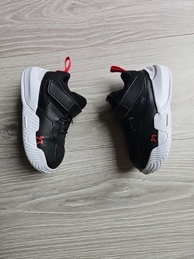 Infant boys Jordan trainers