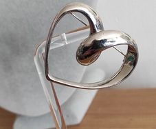 Isabella Rossellini brooch