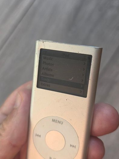 iPod Nano 2nd Gen 4gb (Free Post)