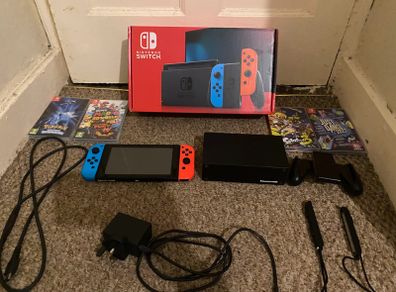 Nintendo Switch 32GB, Neon Red & Blue + 4 Games