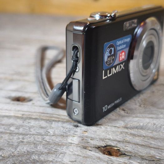 Panasonic Lumix DMC-FS7 10MP Compact Digital Camera Black Leica Lens Fully Works