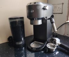 Delonghi Coffee machine and Coffee grinder