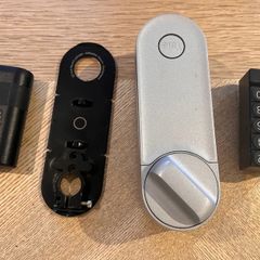 Yale Linus L2 Smart Lock + Smart Keypad -- excellent condition, approx. 6 months old.