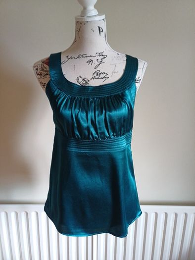 BNWT Size 8 Teal Satin Top