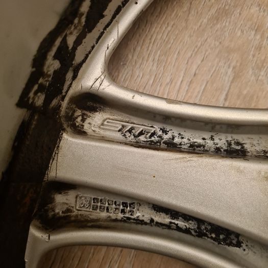 2 Genuine Porsche Boxster / 911 twist alloys turbo