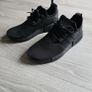 NMD's triple black Image 2