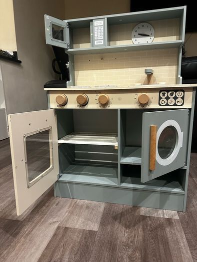 Toy kitchen