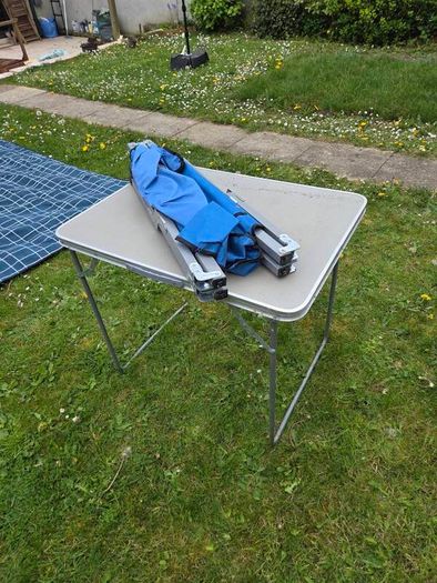 Royal Atlanta 6 tent 2 tables tent carpet steel bed