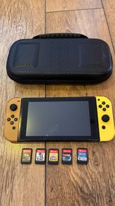 Nintendo Switch + 5 Games