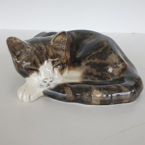 Mike Hinton porcelain sleeping cat signed