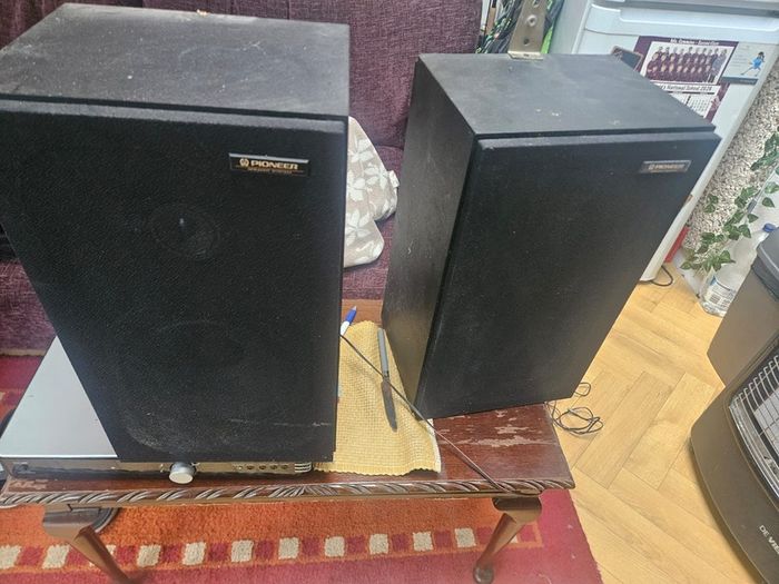 pioneer speakers  and stereo amplifier