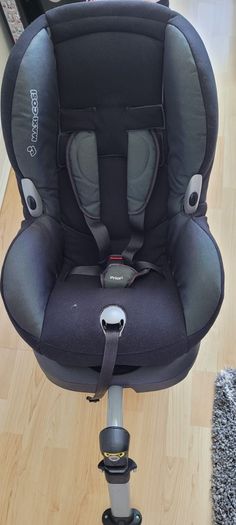 Maxi Cosi car seat 9-18kg isofix