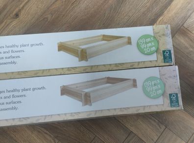 Raised garden bed