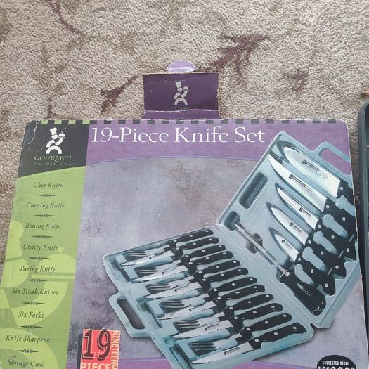19 piece knife set.