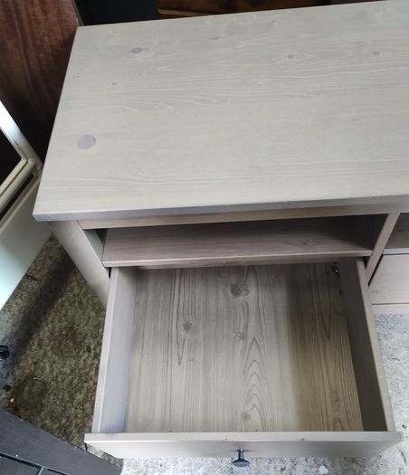 TV Stand (26305)