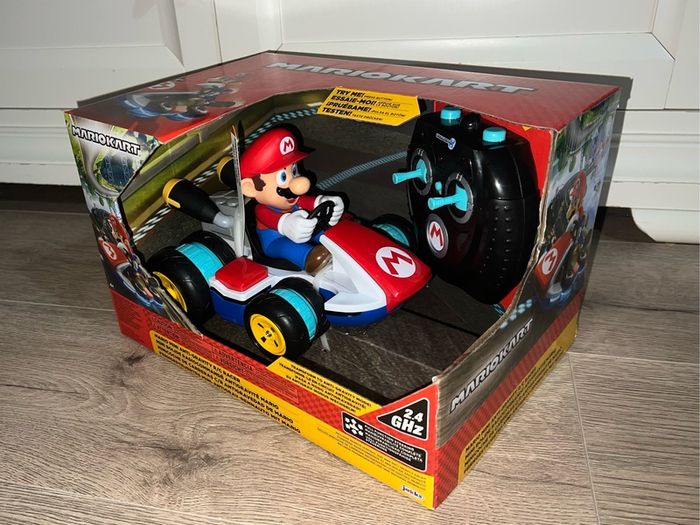Mario Kart Anti-Gravity Mini RC Racer