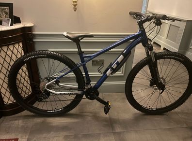 GT Avalanche Sport Mountain Bike