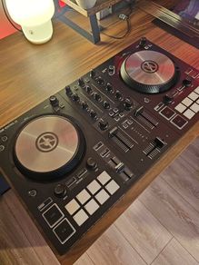 Traktor S2 Mk3 with Decksaver