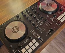 Traktor S2 Mk3 with Decksaver