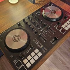 Traktor S2 Mk3 with Decksaver