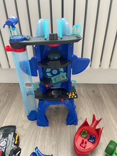 PJ Masks Deluxe Battle HQ Toy Headquarters Playset w/ 4 Action Figures, 5 Car