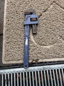 pipe wrench