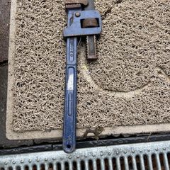pipe wrench